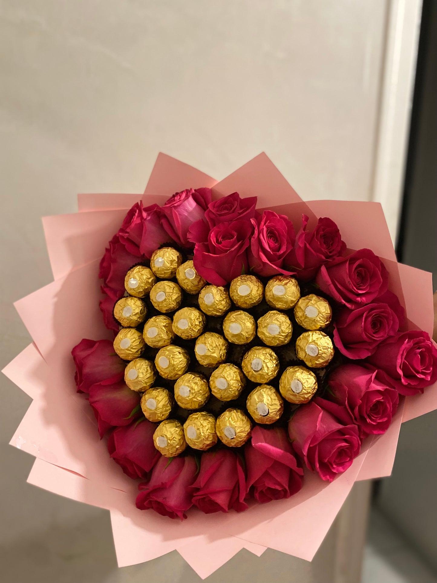 Bouquet de rose avec cœur en Ferrero rochers