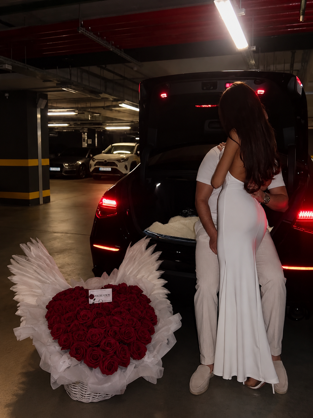 AMORE – Cœur de roses éternelles rouges avec ailes