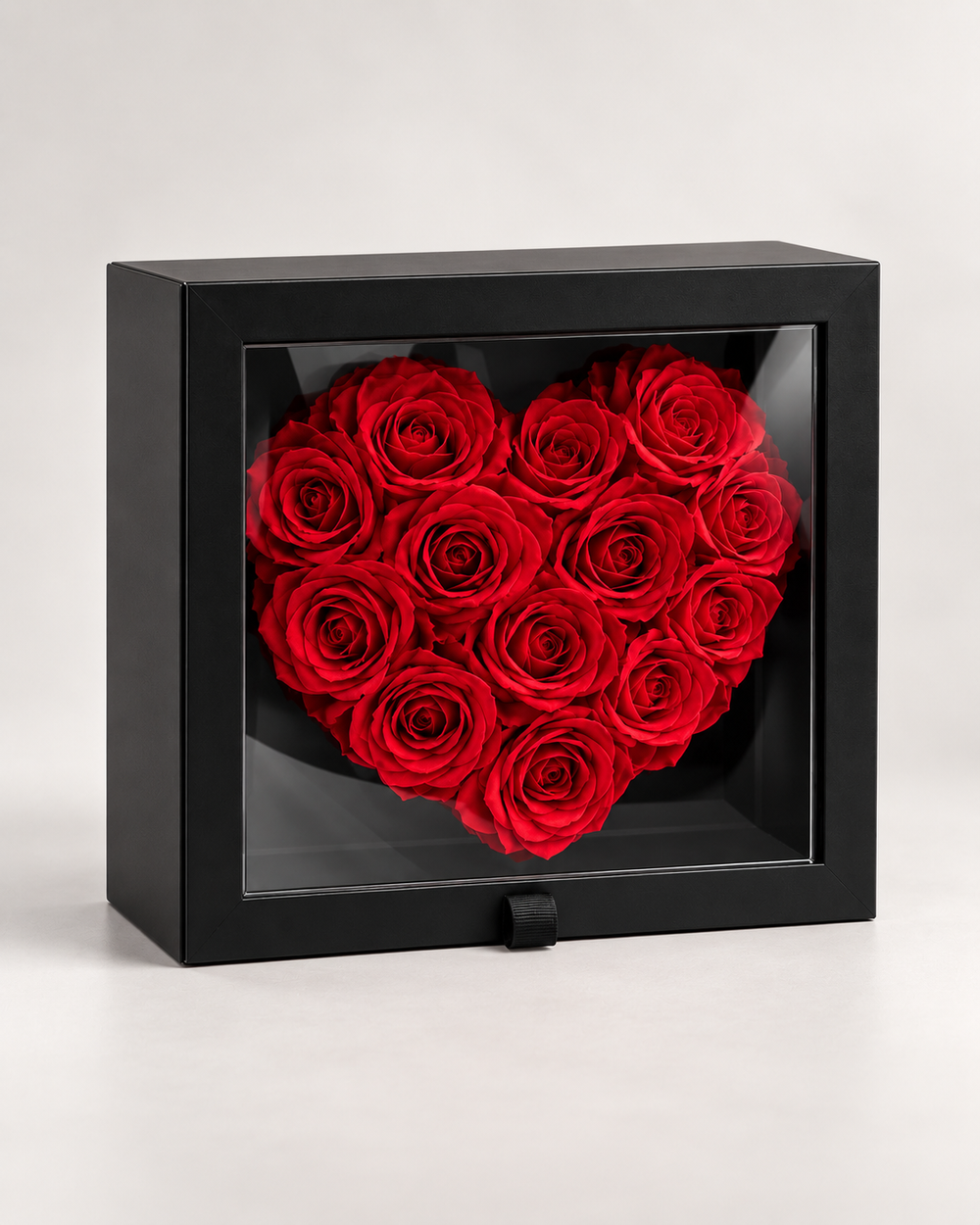 Coffret belle pensée – Cœur de roses éternelles rouges en boîte noire
