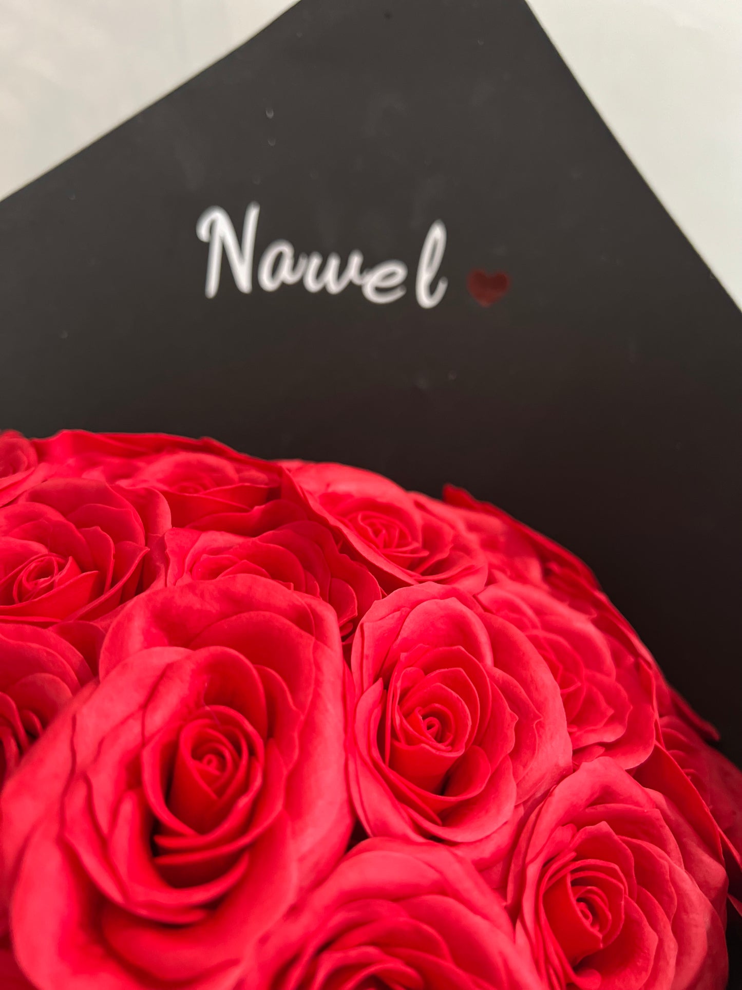 Bouquet de rose red naomi rouge avec personnalisation prénom