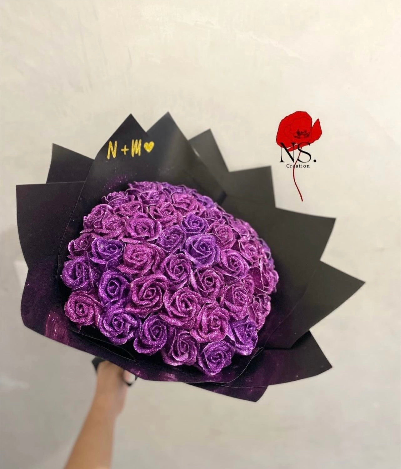 Bouquet de rose éternelles rose paillettes violet