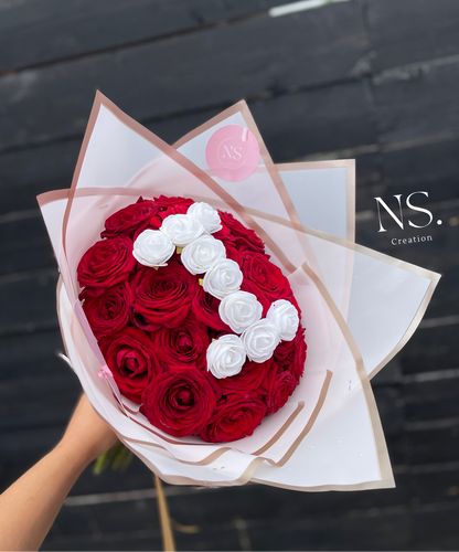 Bouquet de roses fraîches personnalisé avec une lettre