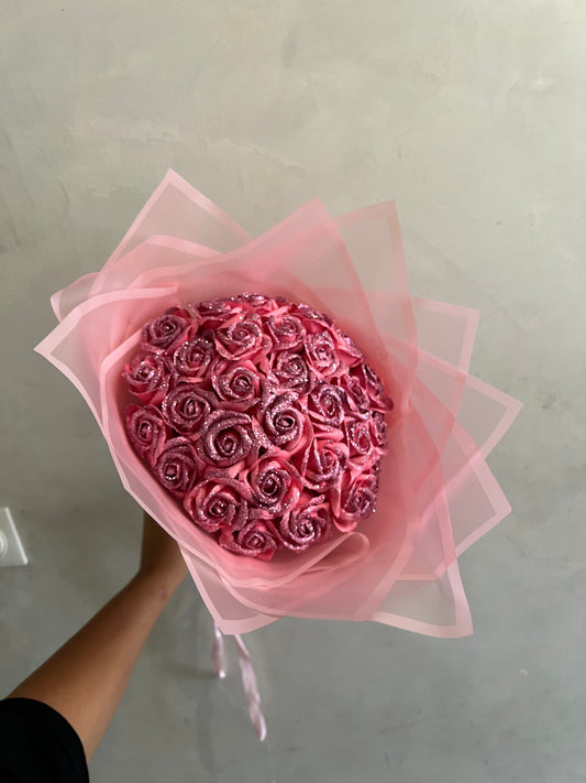  Bouquet éternelle Rosalba est un bouquet de roses éternelles brillantes 