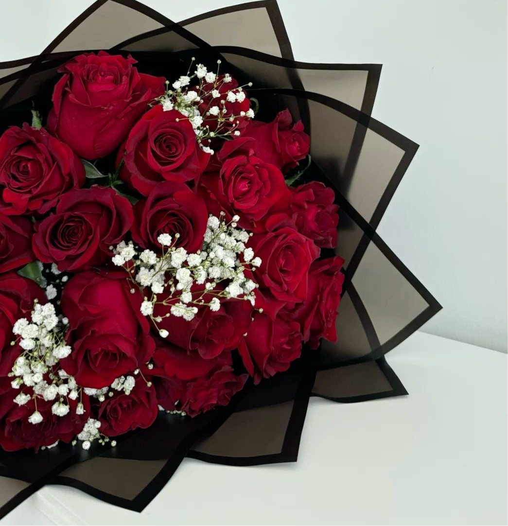 Bouquet de 20 Roses et Gypsophile