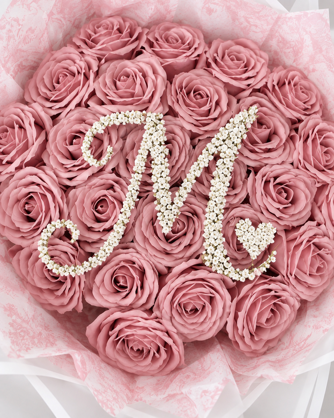 Détail du bouquet ALERA de 25 roses éternelles vieux rose et de son emballage