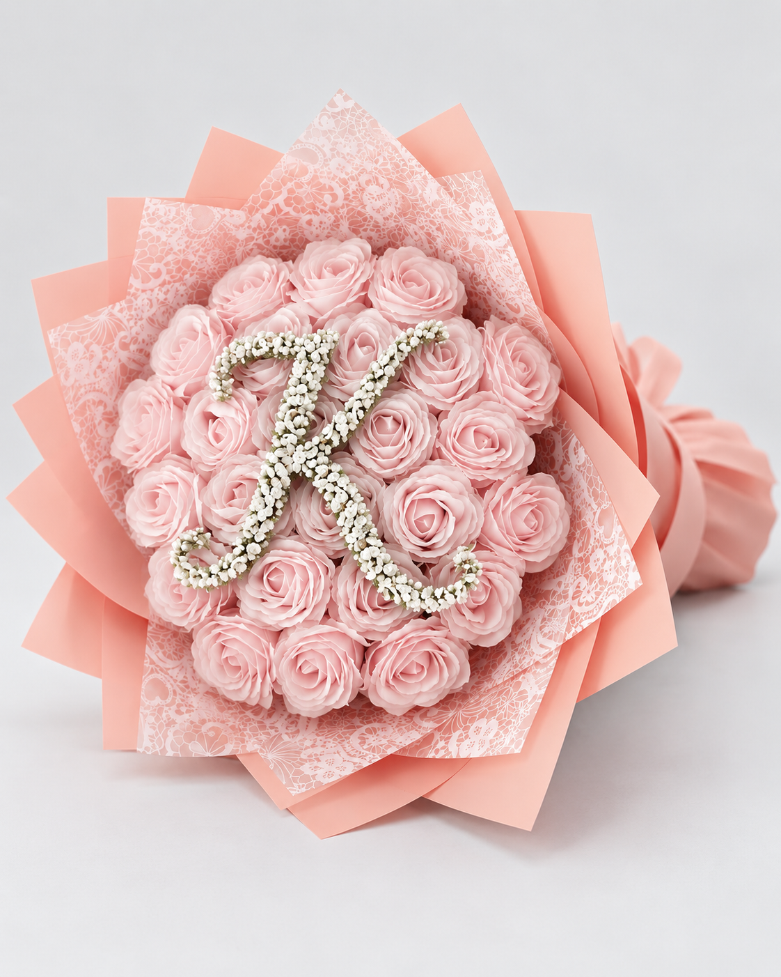 Bouquet ANISA de 25 roses éternelles rose poudré, vue de côté