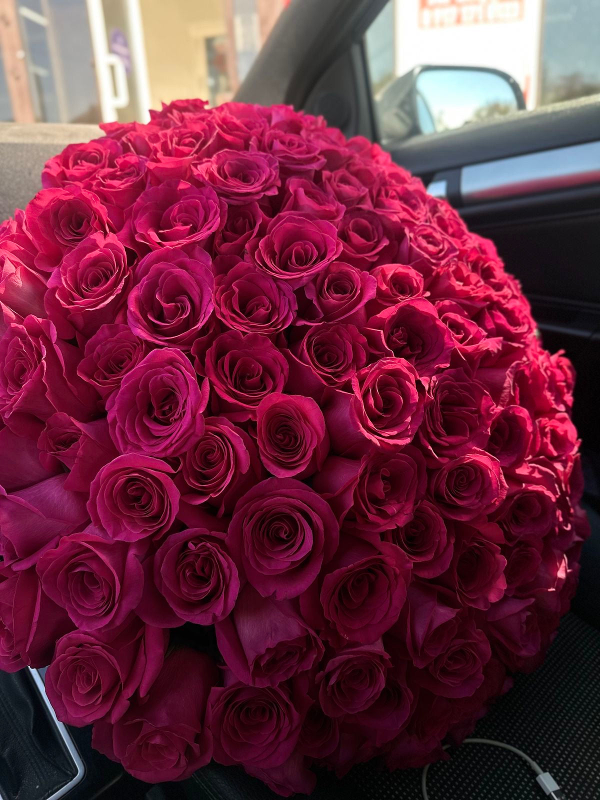 Très grand bouquet Bella de roses roses fraîches, grande taille