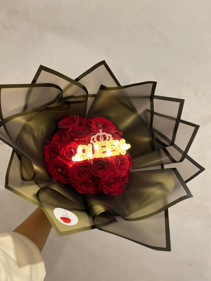 bouquet de rose fraiche rouge avec toppers lumineux 