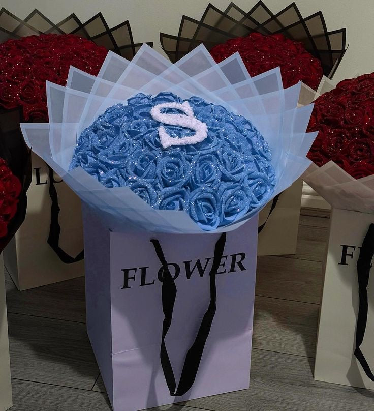 Bouquet CENDRILLON de roses éternelles bleu ciel, photo réelle