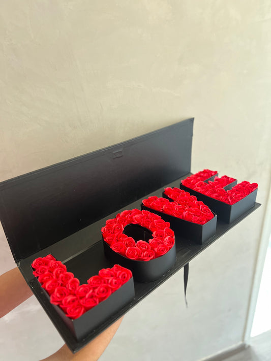 coffret LOVE roses éternelles roses rouge