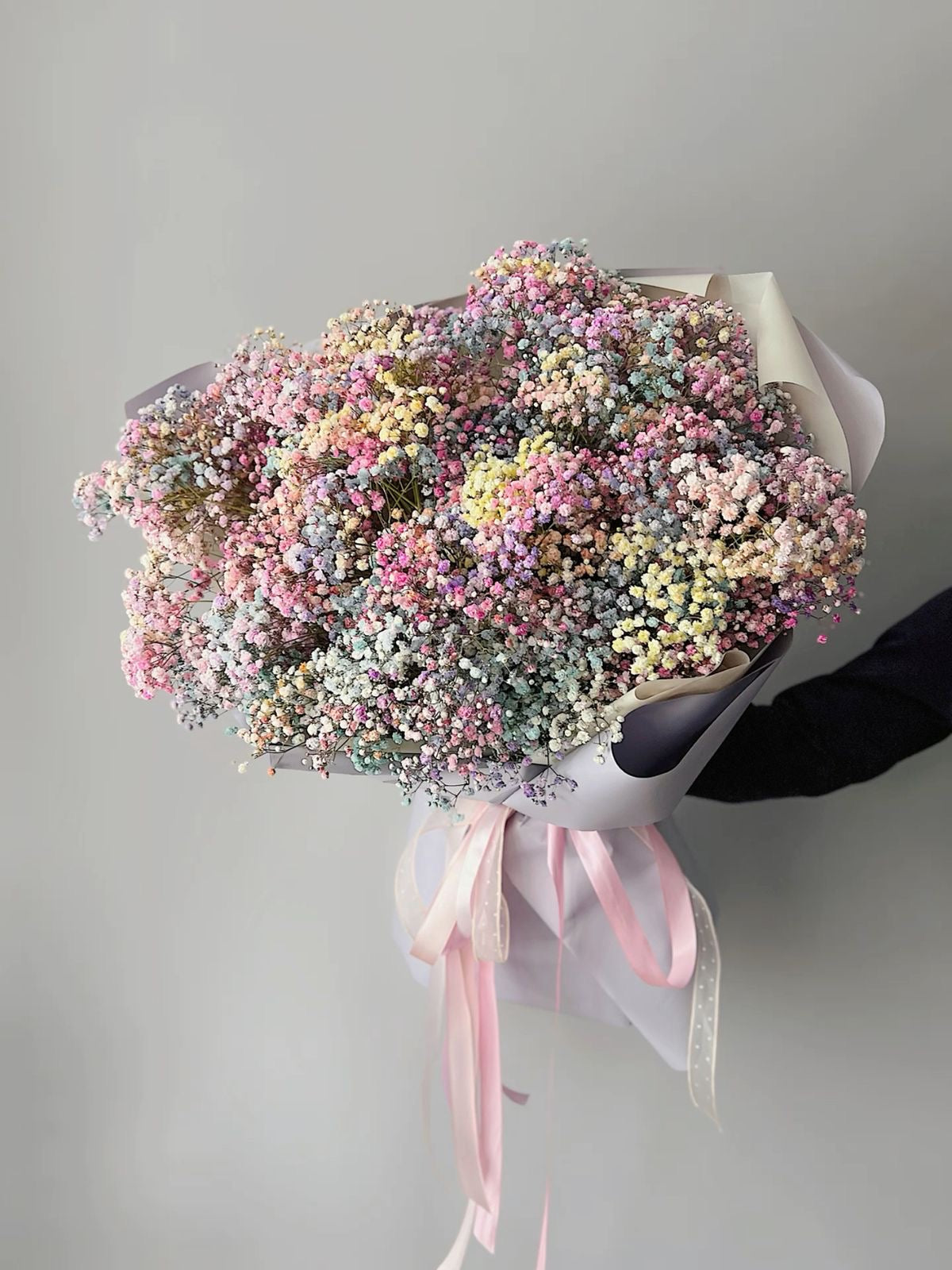 Bouquet DOLLY de gypsophile fraîche arc-en-ciel, photo réelle