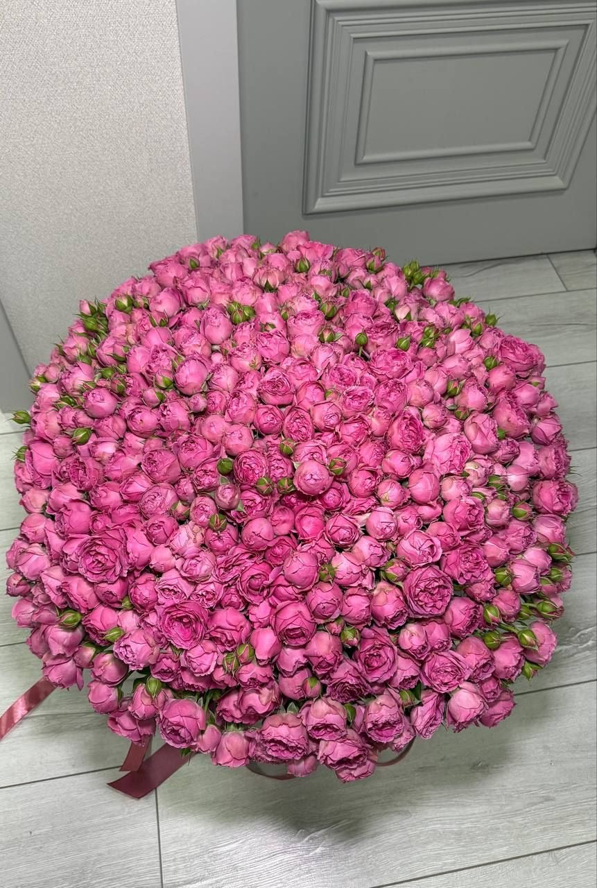 Bouquet géant ESRA de roses branchues rose fuchsia, vue complète