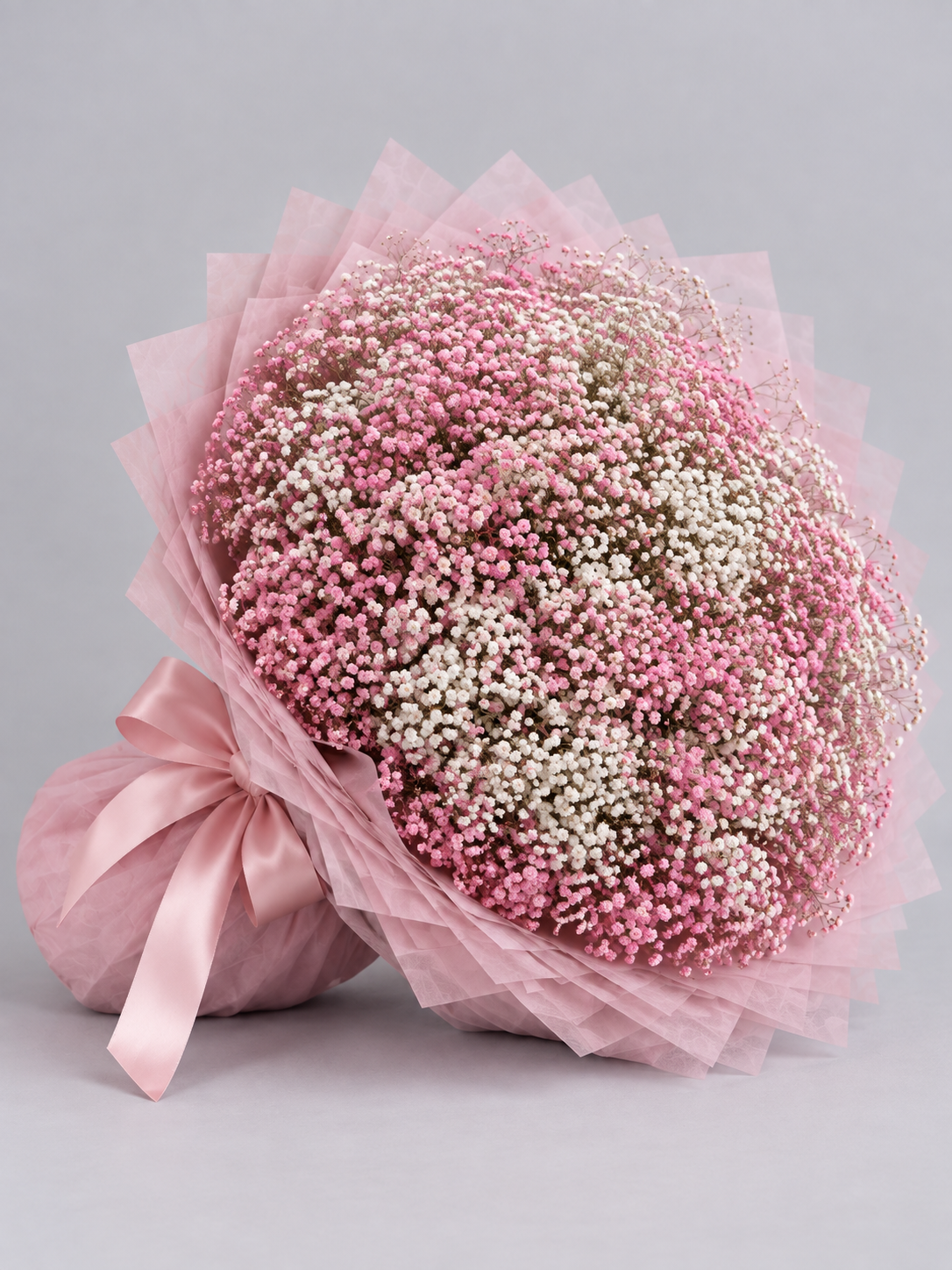 Bouquet ISABELLA de gypsophile rose fraîche, vue de côté