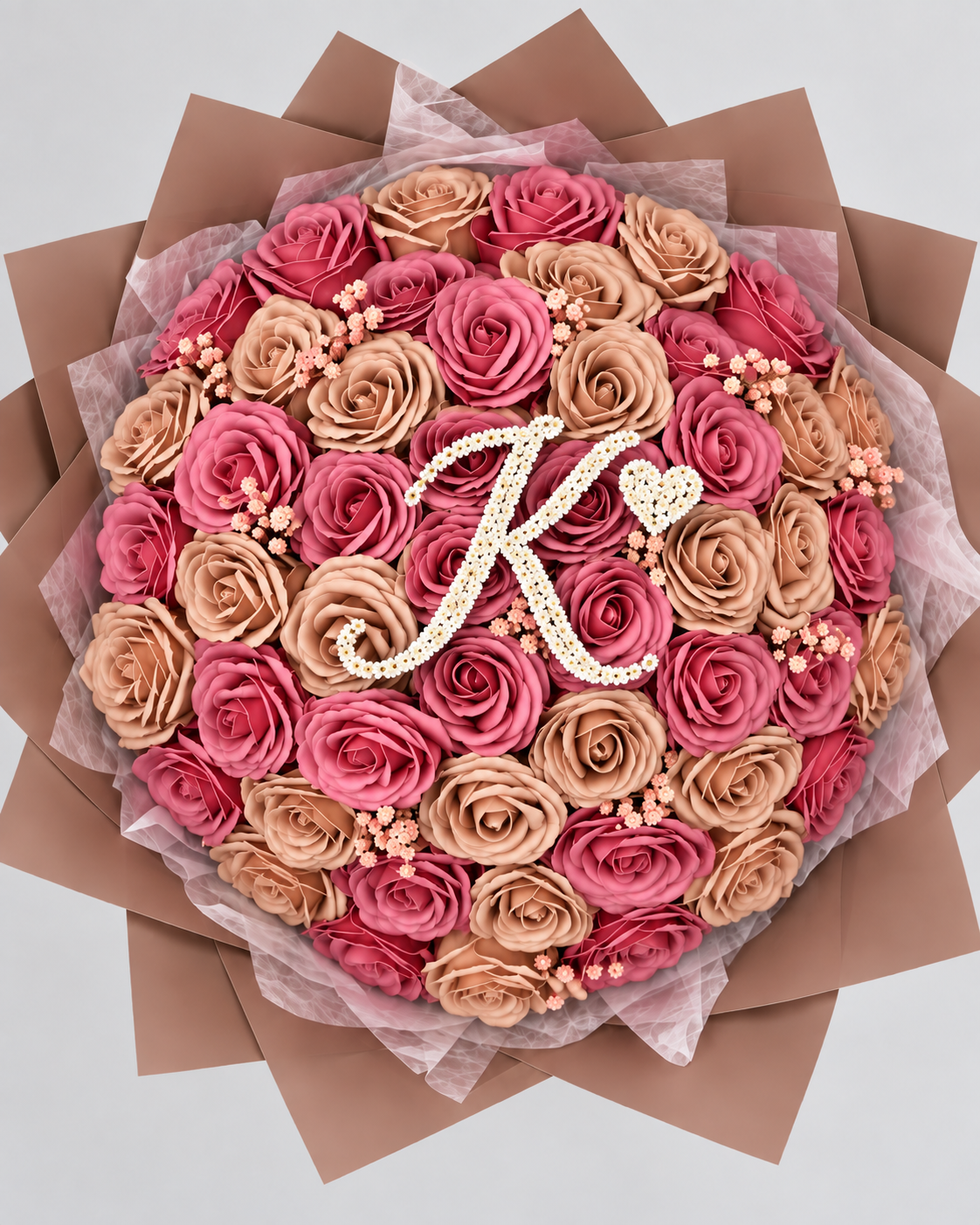 Bouquet JULIA de 50 roses éternelles rose intense et nude, vue de face